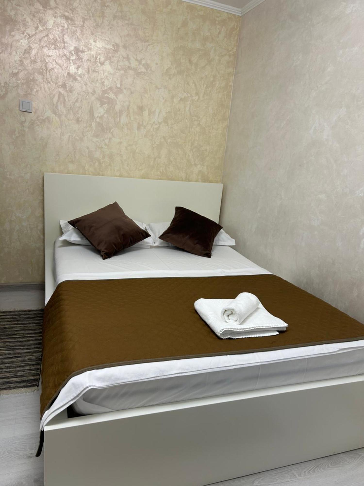 Guest House Targu Jiu Exterior photo