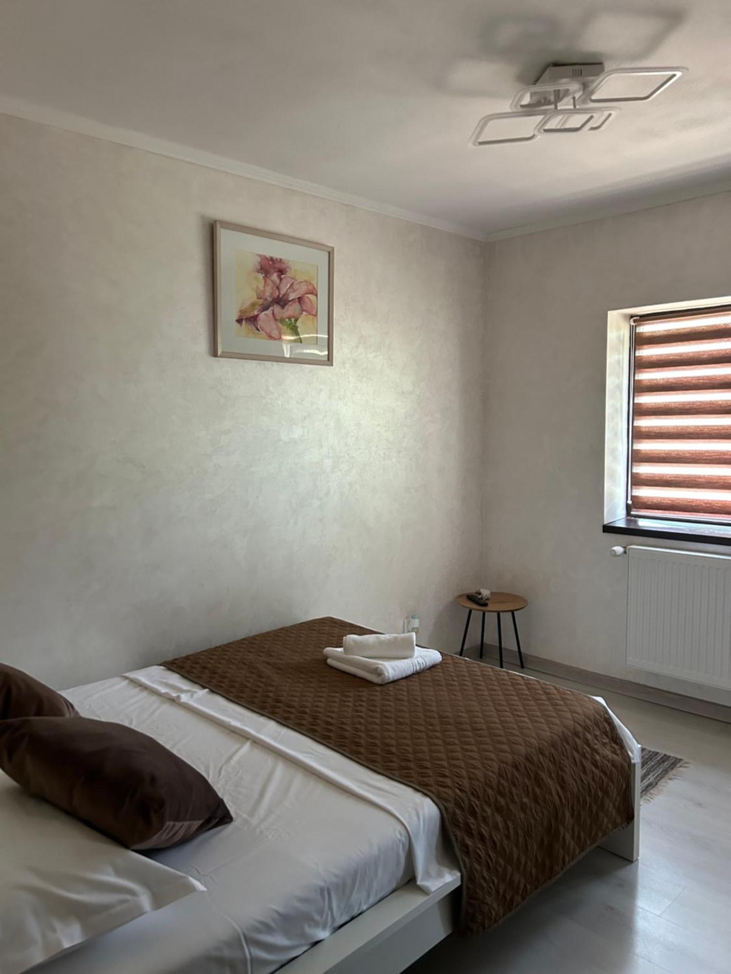 Guest House Targu Jiu Exterior photo